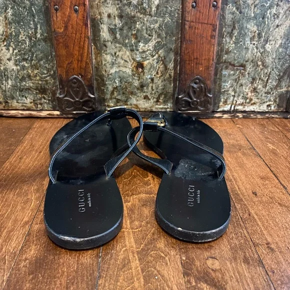 Gucci Black Flip-Flops with Gold Logo - Picture 3 of 7